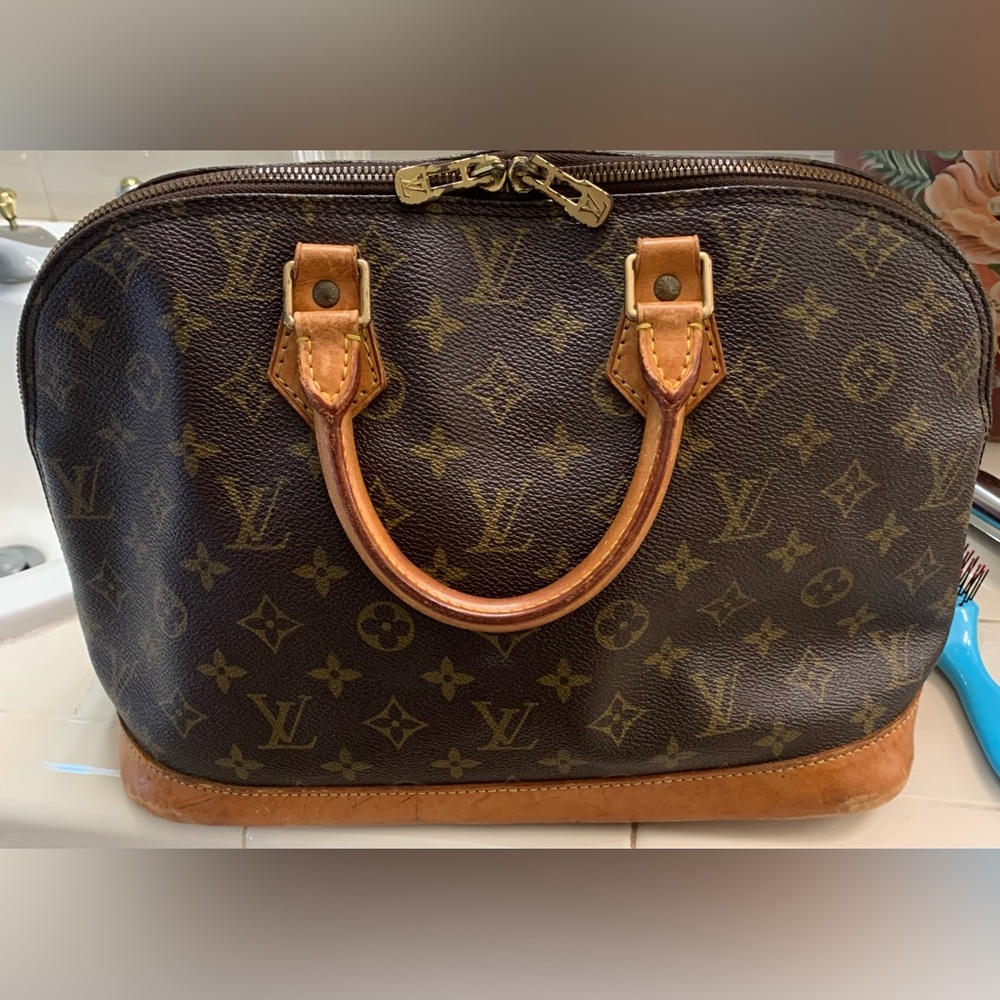 🌷🌷SALE TODAY ONLY Authentic Louis Vuitton Brown Monogram Alma Satchel. Bag only - Picture 2 of 10